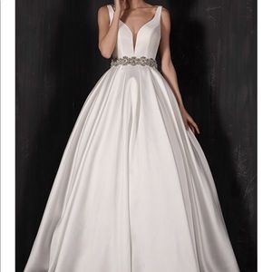 Calls Blanche Wedding Dress Size 4 extra beading
